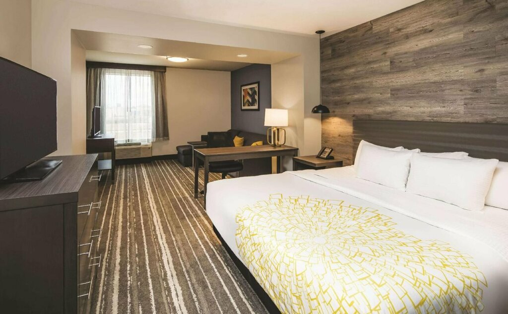 La Quinta Inn & Suites by Wyndham Atlanta South - McDonough