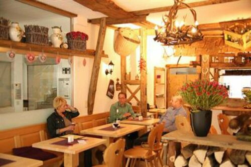 Hotel Garni Kaiserpfalz, Забронировать Отель Гослар Нижняя Саксония, рядом с Monk's House of modern art