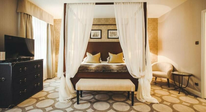 Grand Palace Hotel