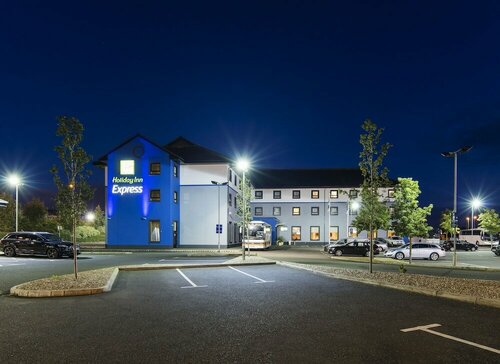 Holiday Inn Express Antrim - M2 Jct1, Забронировать Отель Отели Графства Лондондерри с завтраком, Завтраки