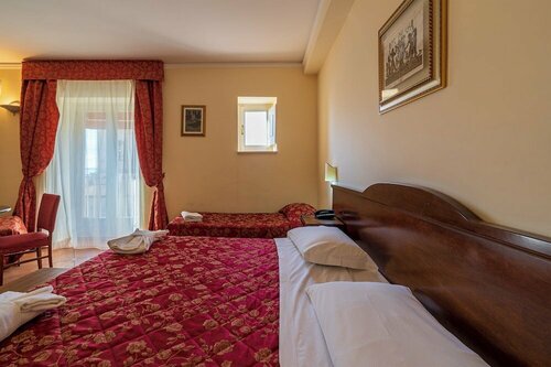 Hotel Mediterraneo, Забронировать Отель Отели Сиракузы 3 звезды, рядом с Археологический парк Неаполис, 3*