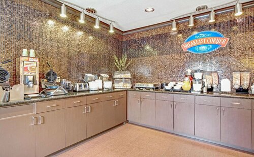 Baymont by Wyndham Dallas/ Love Field, Забронировать Отель Отели Далласа с завтраком, Завтраки