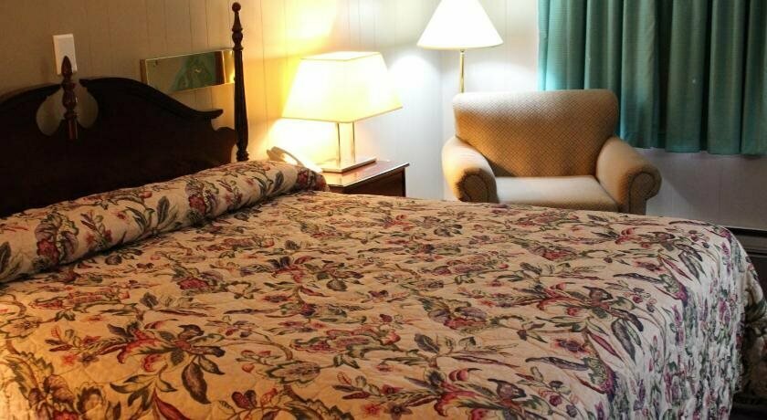 Colonial Inn Franklin