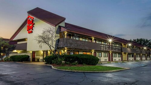 Red Roof Inn Detroit - Plymouth/Canton, Book Mini-hotel Hoteller i Michigan med parkering, Parkering