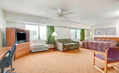 Super 8 by Wyndham Stamford/New York City Area, Забронировать Отель Стэмфорд Delaware County