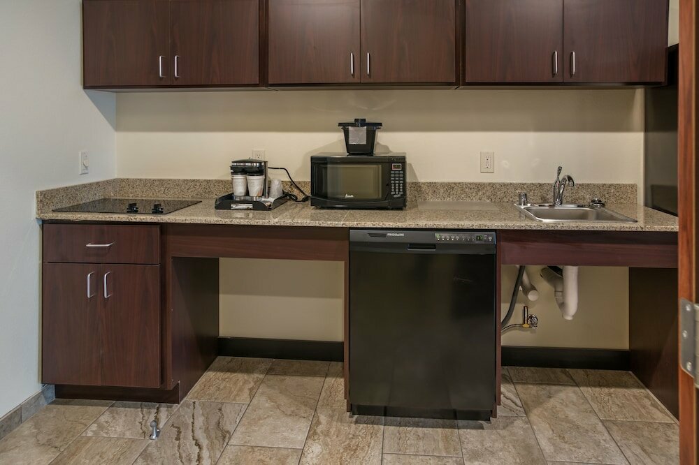 Cobblestone Inn and Suites