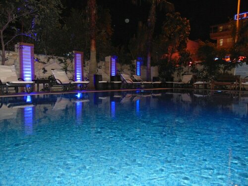 Boutique Nergiz Hotel, Rezerwuj Apartamentowiec hotelowy Hotele w Mediterranean Region Turkey z parkingiem, Parking