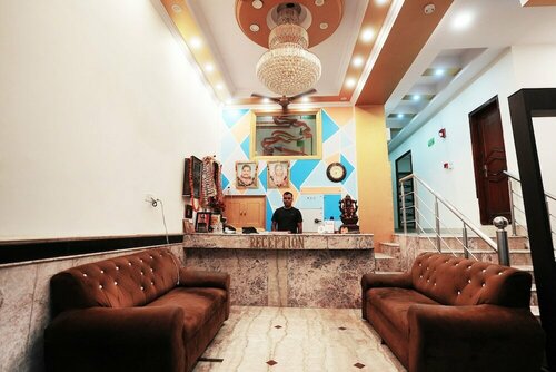 FabHotel Le Sancy, Забронировать Отель Отели Нью-Дели с парковкой, Парковка
