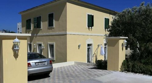 Guesthouse Villa Maggie, Забронировать Вилла Отели Задар с парковкой, рядом с Duke's Palace, Парковка