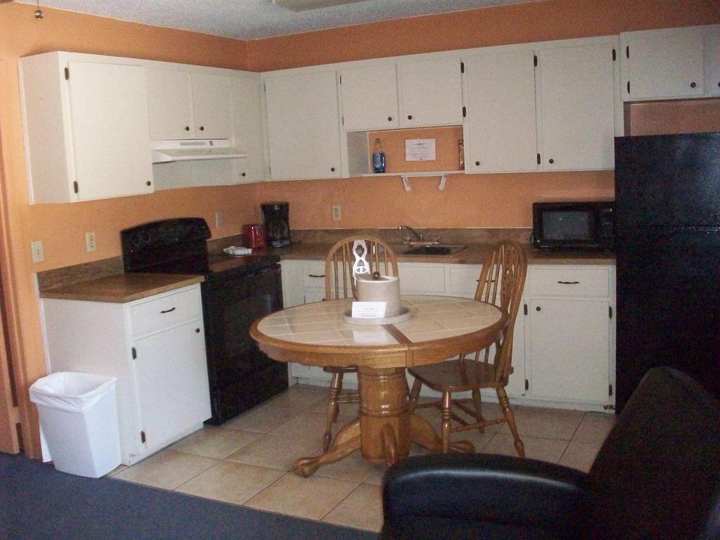 All Suite Motel