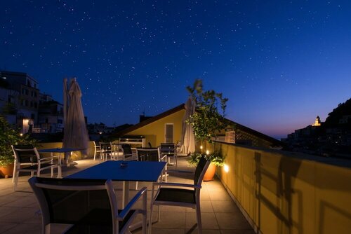Amalfi Luxury House, Забронировать Отель «постель и завтрак» Отели Амальфи с завтраком, рядом с Cloister of Paradise Chiostro del Paradiso, Завтраки