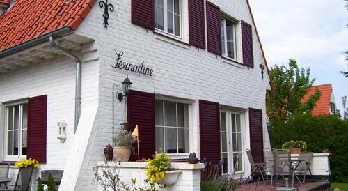 B&B Villa Fernadine, Забронировать Отель «постель и завтрак» Отели Де-Хаан с парковкой, Парковка