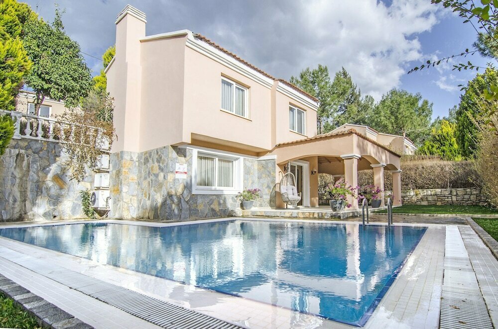 Peninsula Pineclub Boutique Hotel