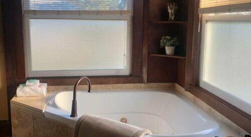 Shorelight Inn, Забронировать Отель Отели Бениша с парковкой, рядом с Benicia Certified Farmers Market, Парковка