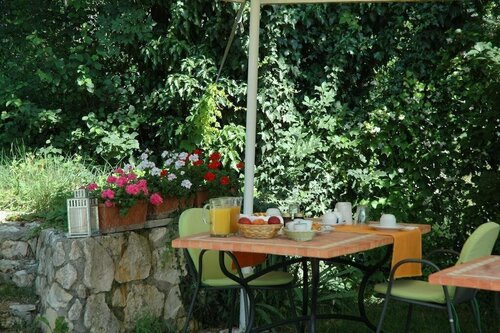 Montericco B&B, Забронировать Отель «постель и завтрак» Отели Неграр с бассейном, Бассейн