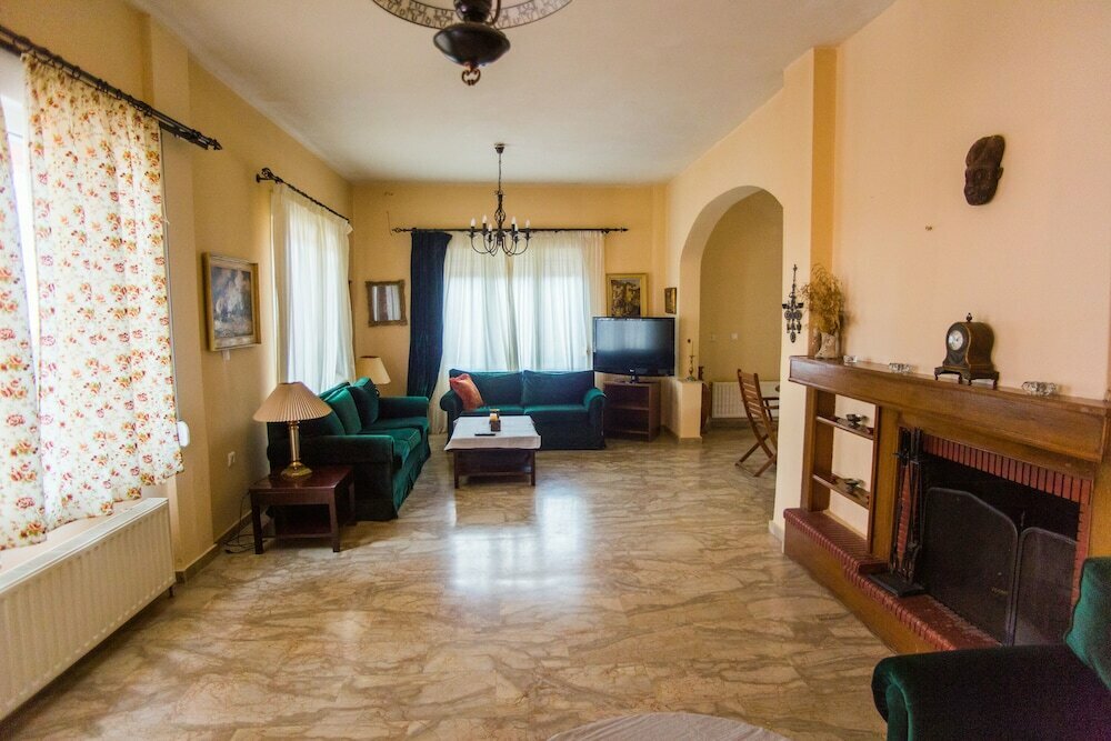 Spacious house with seaview