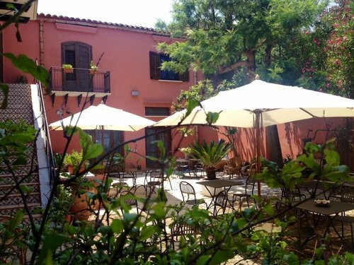 Baglio Buccellato, Book Bed and Breakfast Hoteller i Sicilien med parkering, Parkering