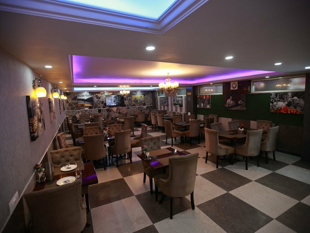 The Montreal, Srinagar- Best Hotels/4 Star Hotels/Hotel Near Dal Lake/Hotel Near Mughal Garden