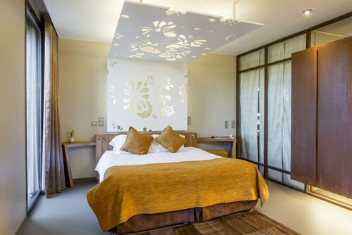 Relais & Chateaux Serge Vieira, Book Hotel Hoteller i Rhône-Alps med parkering, Parkering