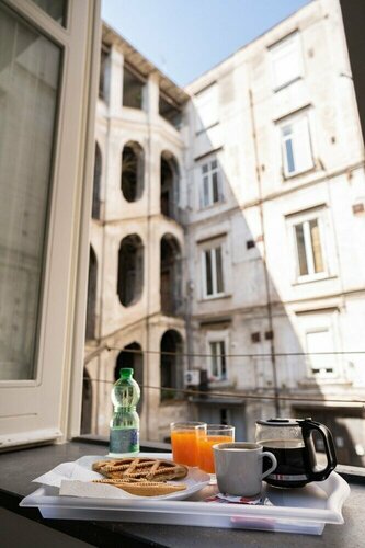 Ferdinando SanFelice B&B, Забронировать Отель «постель и завтрак» Отели Неаполя с парковкой, рядом с Ospedale degli Incurabili, Парковка