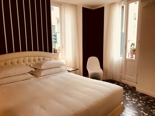 Dolce Verona Suites, Забронировать Отель Отели Вероны с бассейном, рядом с Площадь Пьяцца-делле-Эрбе, Бассейн