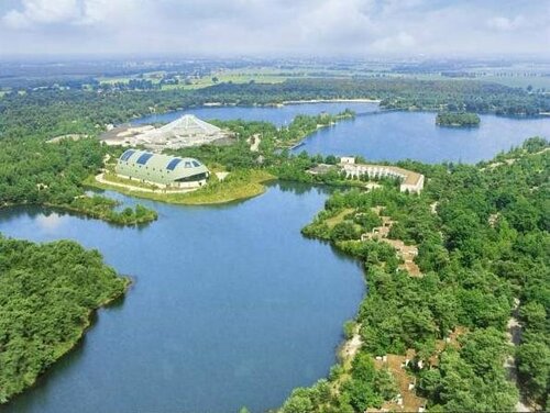 Hotel De Vossemeren by Center Parcs, Забронировать Отель Ломмель Limburgse Kempen