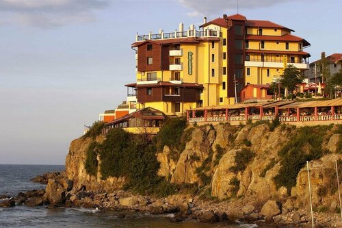 Hotel Parnasse, Забронировать Отель Отели Созополь с парковкой, Парковка