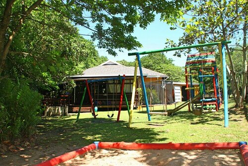 Mtunzini Forest Lodge Self Catering Resort, Забронировать Отель Мтунзини Квазулу-Наталь, рядом с Raffia Palm Monument