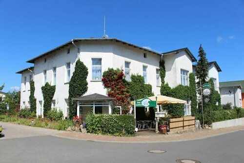 Baltisches Haus Pension Moll, Book Hotel Hoteller i Usedom med parkering, Parkering