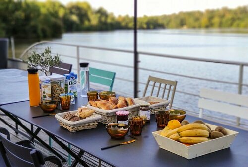 La Rivière House - Péniche Carpe Diem, Забронировать Гостевой дом Отели Большого Нанта с парковкой, Парковка
