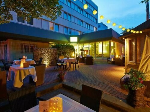Neues Parkhotel, Забронировать Отель Ноймюнстер земля Шлезвиг-Гольштейн