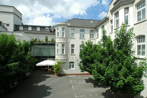 DOM Hotel LIMBURG, Забронировать Отель Отели земли Гессена с питанием, Пансион