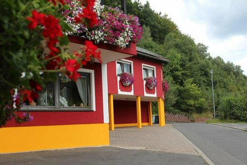 Hotel Waldeck, Забронировать Отель Flörsbachtal 