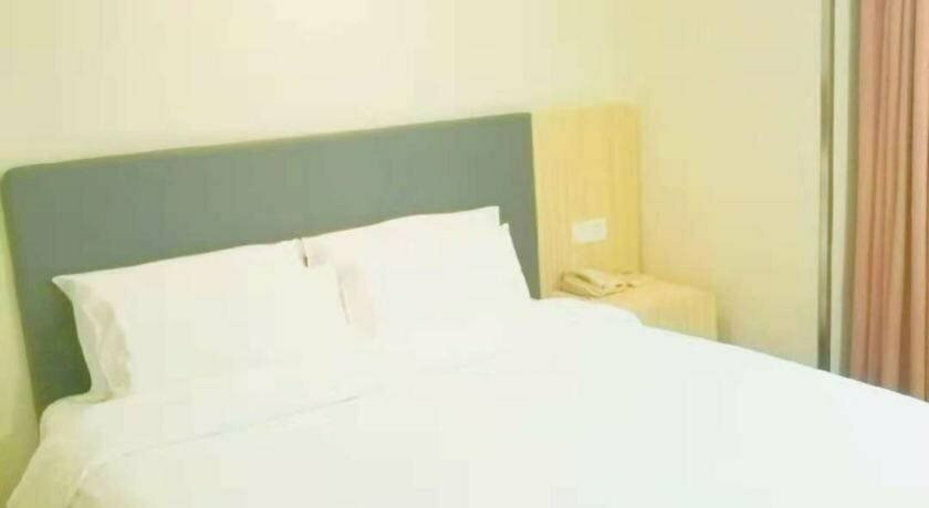 Orange Hotel (Shanghai Hongkou Football Stadium)