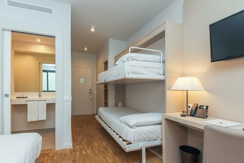 Hotel Lauria, Забронировать Отель Таррагона Tarragonès, рядом с Дворец Каса-Канальс