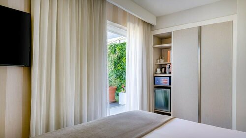 NH Collection Madrid Colón, Забронировать Отель Бизнес-отели Мадрида, рядом с Дворец Буэнависта, 4* 5*
