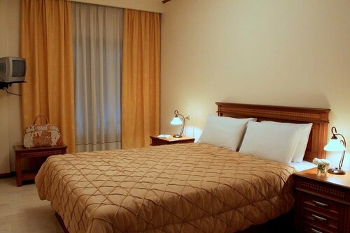 Famissi Hotel, Prenota Hotel Hotel a Tessaglia con parcheggio, Parcheggio