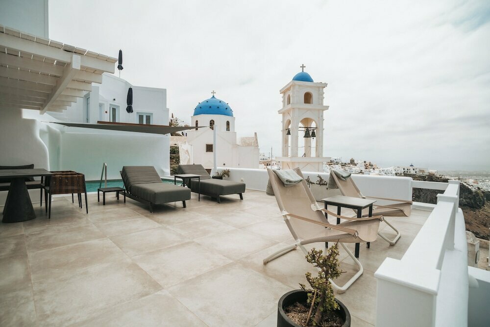 Aqua Luxury Suites by NOMÉE Hospitality Group