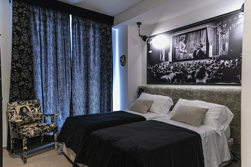 Hotel CineApollo - Ogni camera un film!, Забронировать Гостевой дом Мессина Сицилия, рядом с Выставочный комплекс Мессины