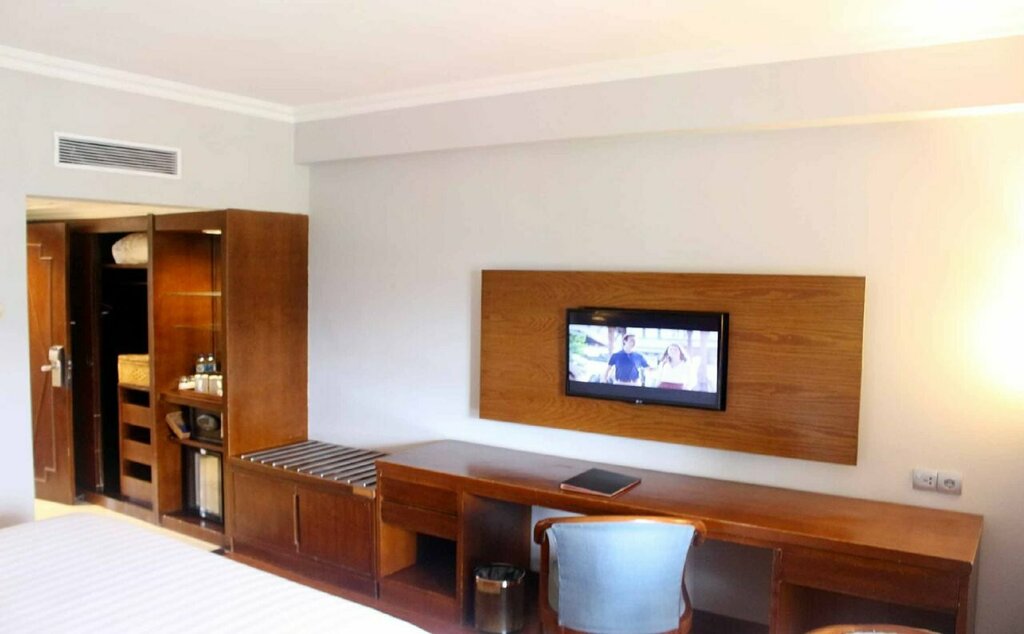 TripleTree Hotel And Resort
