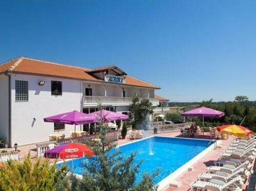 Hotel Aurora, Забронировать Отель Пула Pula Riviera