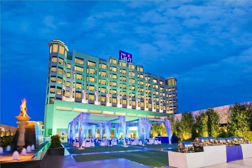 The Lalit Traveller- Airport hotel, Забронировать Отель Отели Джайпура с бассейном, Бассейн
