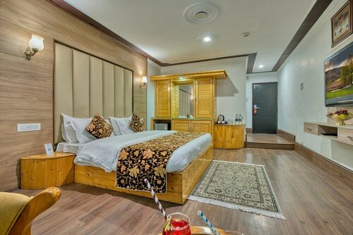 Hotel Baisaran Pahalgam, Забронировать Отель Отели Джамму и Кашмира с парковкой, Парковка