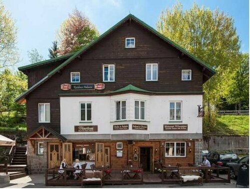 Residence Nabucco, Забронировать Отель Отели Шпиндлерув-Млин с парковкой, рядом с Ski Areál Svatý Petr, Парковка