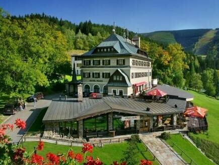 Hotel Praha, Забронировать Отель Отели Шпиндлерув-Млин 4 звезды, рядом с Горнолыжный подъемник Громовка, 4*