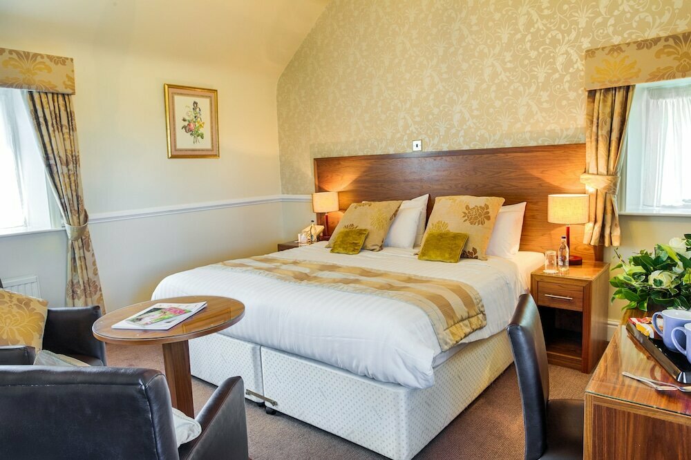 Classic Lodges - Bagden Hall Hotel