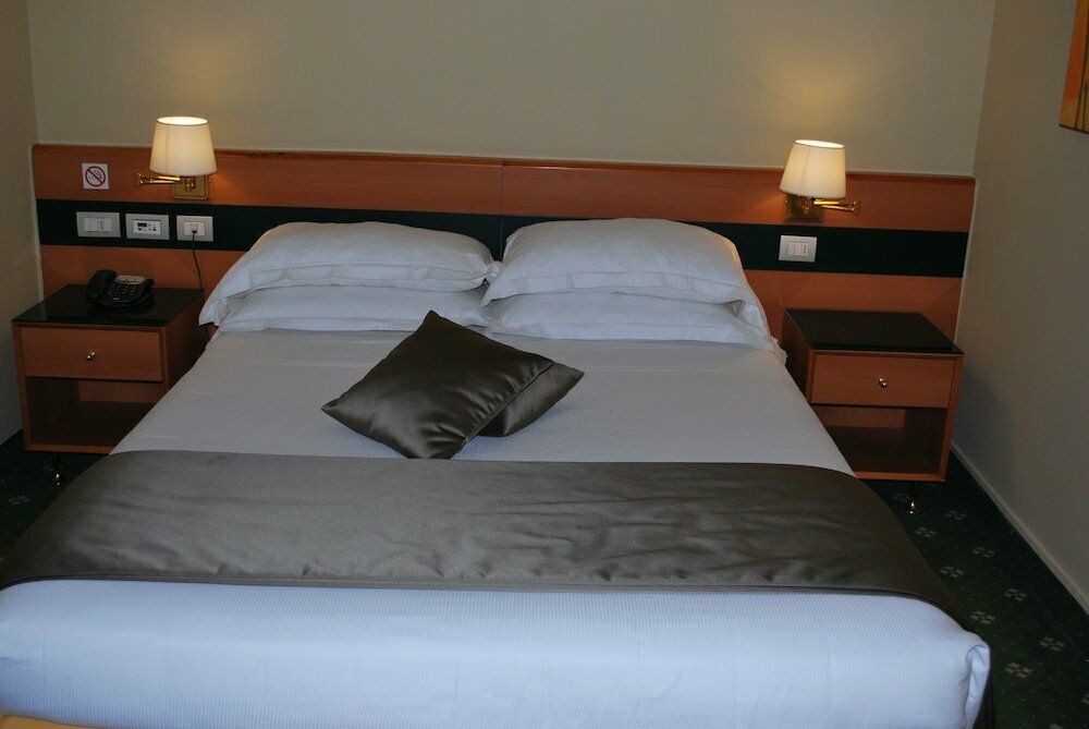 BV Hotel Oly