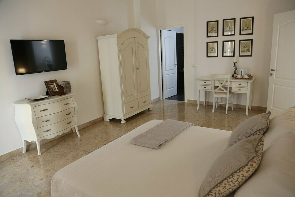 Dimi House