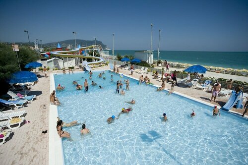 Centro Vacanze De Angelis, Book Hotel Numana Conero