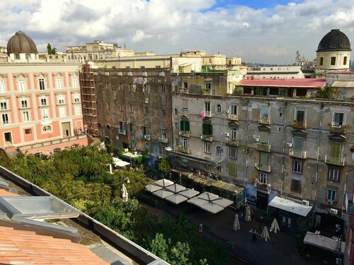 Hotel Piazza Bellini & Apartments, Забронировать Апартаменты/квартира Отели Неаполя с завтраком, рядом с Museo Metro Station, Завтраки